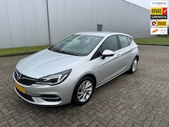 Opel Astra - 1.2 Edition , Navigatiesysteem, Parkeersensoren
