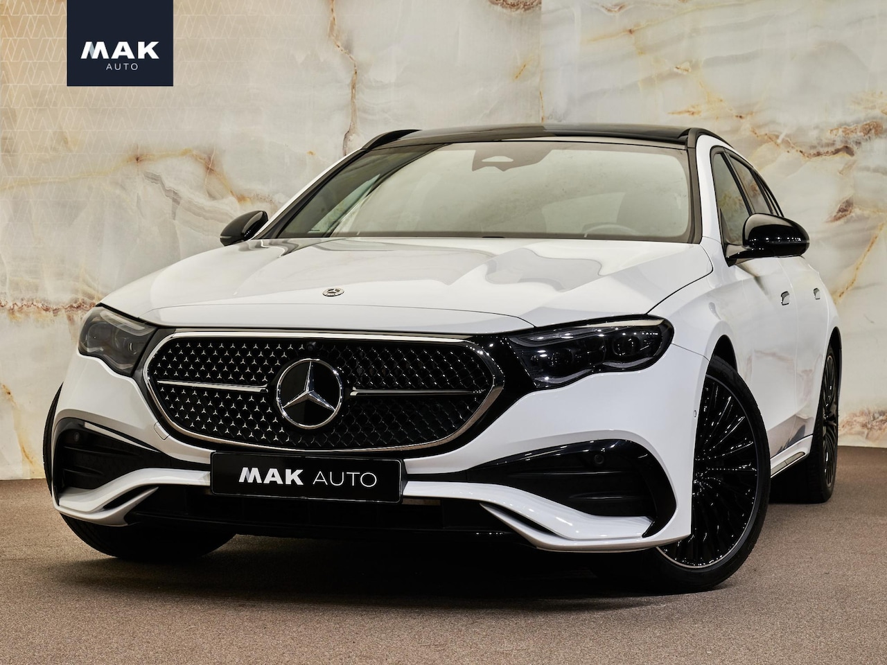 Mercedes-Benz E-klasse Estate - 300 e AMG Line 300 e AMG Line, NL-auto, 1e eig., pano, Burmester, 360° camera, 20'', tr.haak, ACC, keyles - AutoWereld.nl