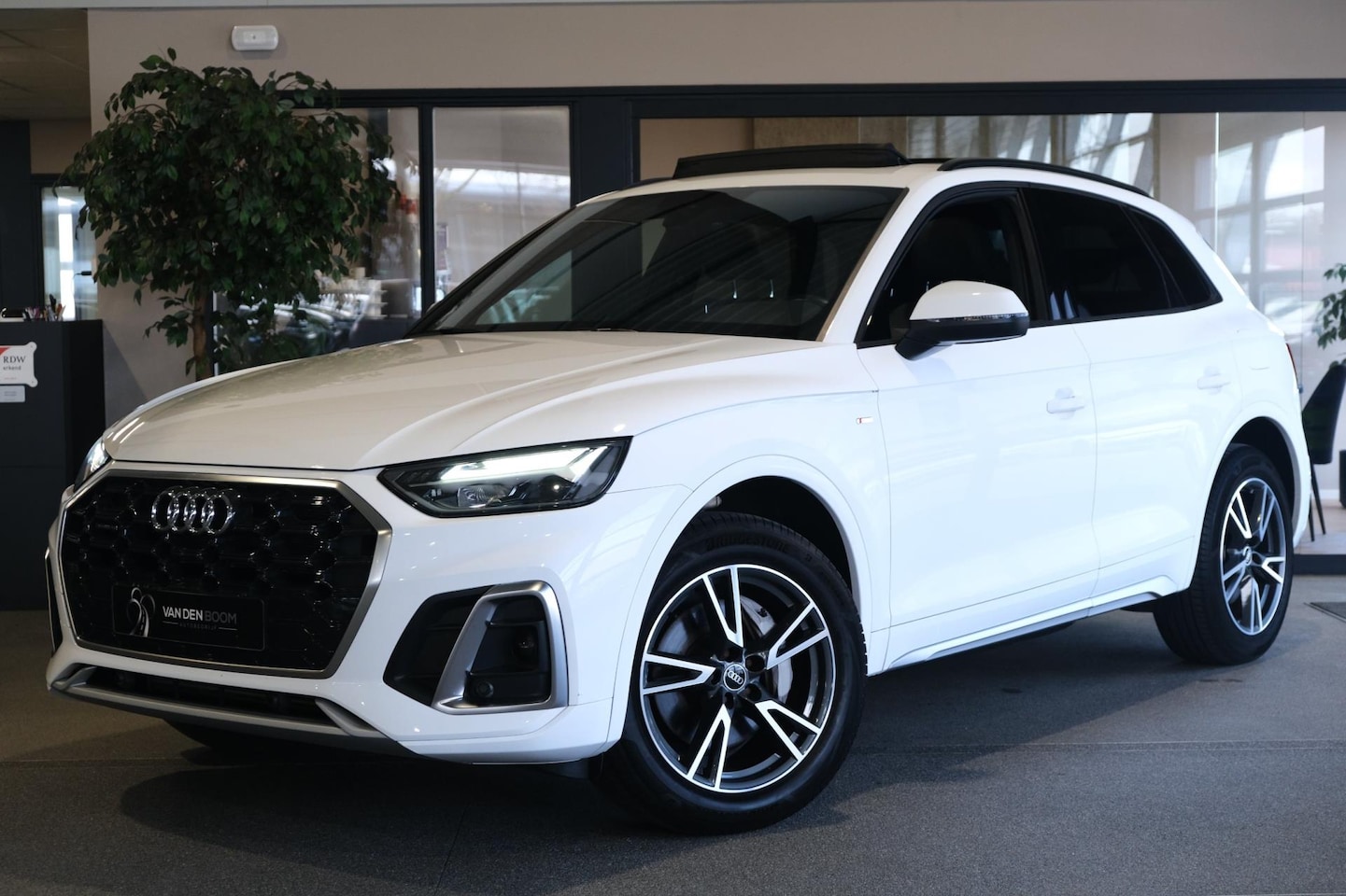 Audi Q5 - 50 TFSI e S-Line Pano Navi Trek Leder Led Cam Acc Pdc - AutoWereld.nl