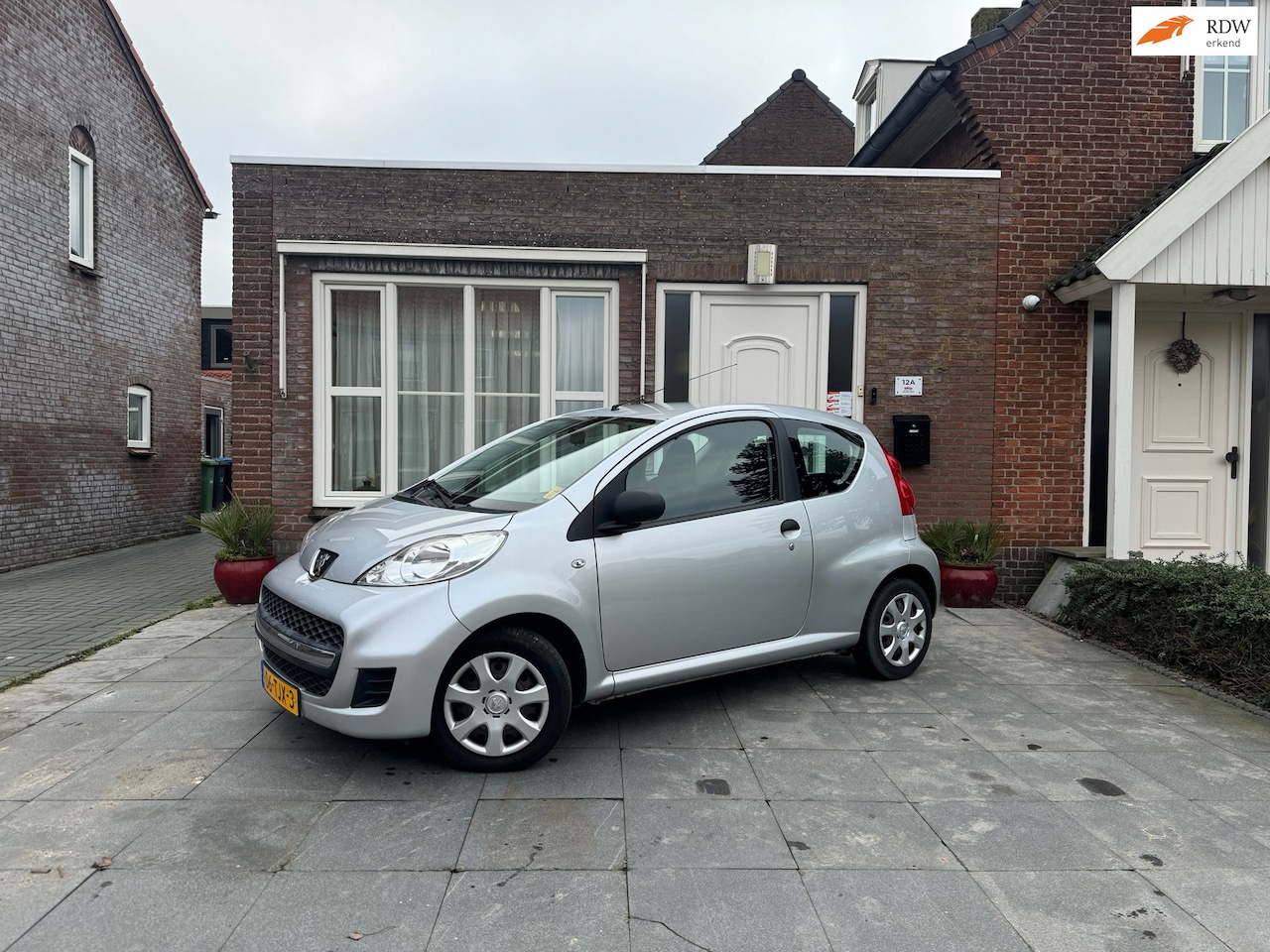 Peugeot 107 - 1.0-12V XR 1.0-12V XR - AutoWereld.nl