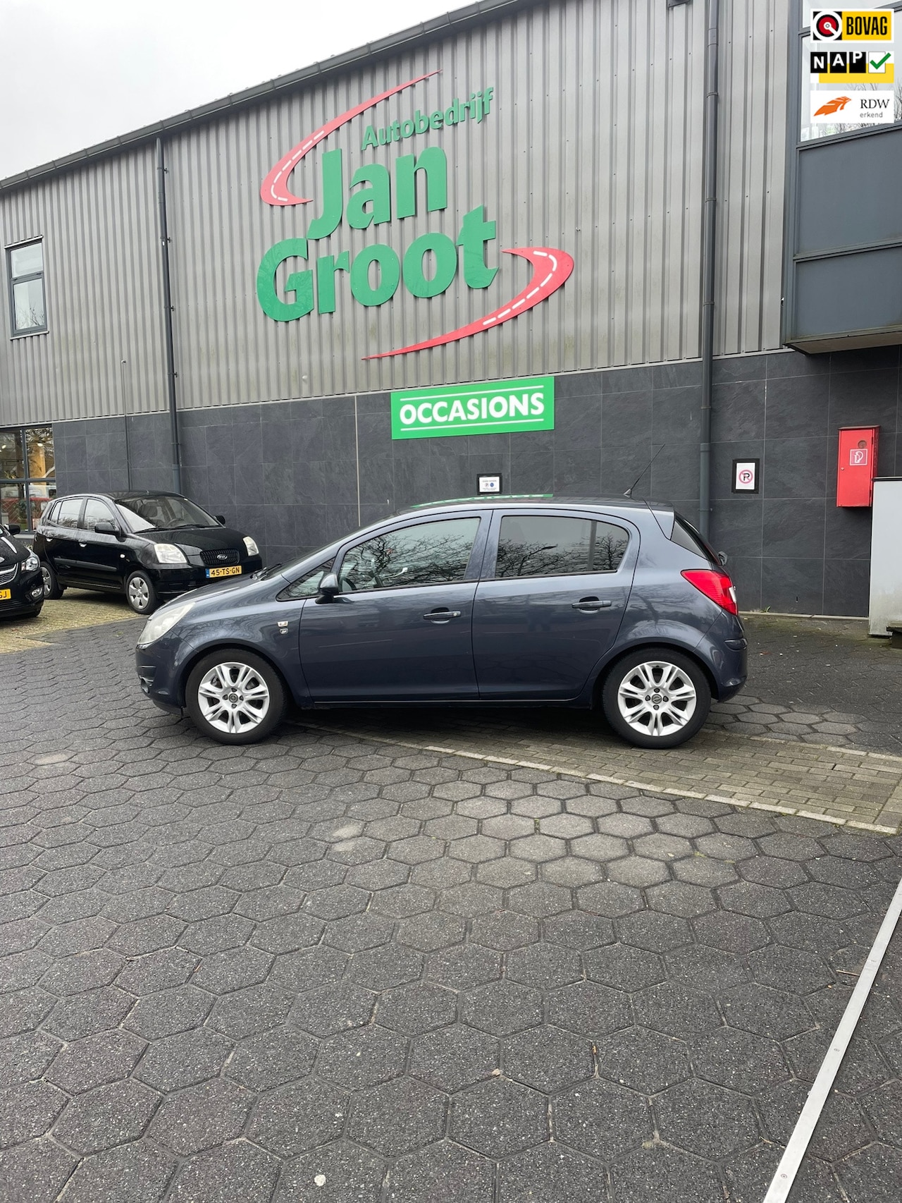 Opel Corsa - 1.2-16V '111' Edition 1.2-16V '111' Edition - AutoWereld.nl