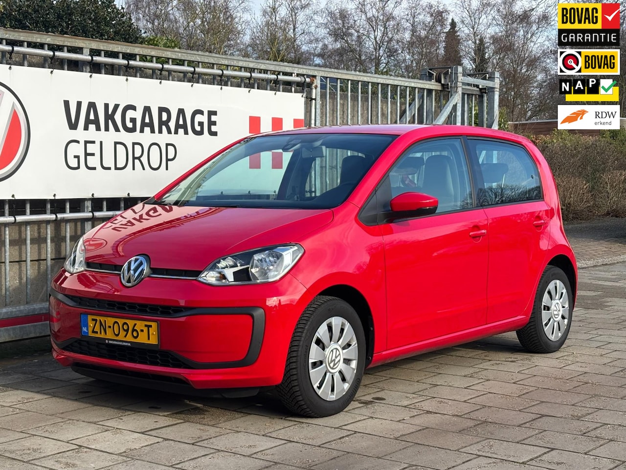 Volkswagen Up! - BOVAG Garantie, nieuwe koppeling., nieuwe remschijven en blokken voor, grote beurt - AutoWereld.nl
