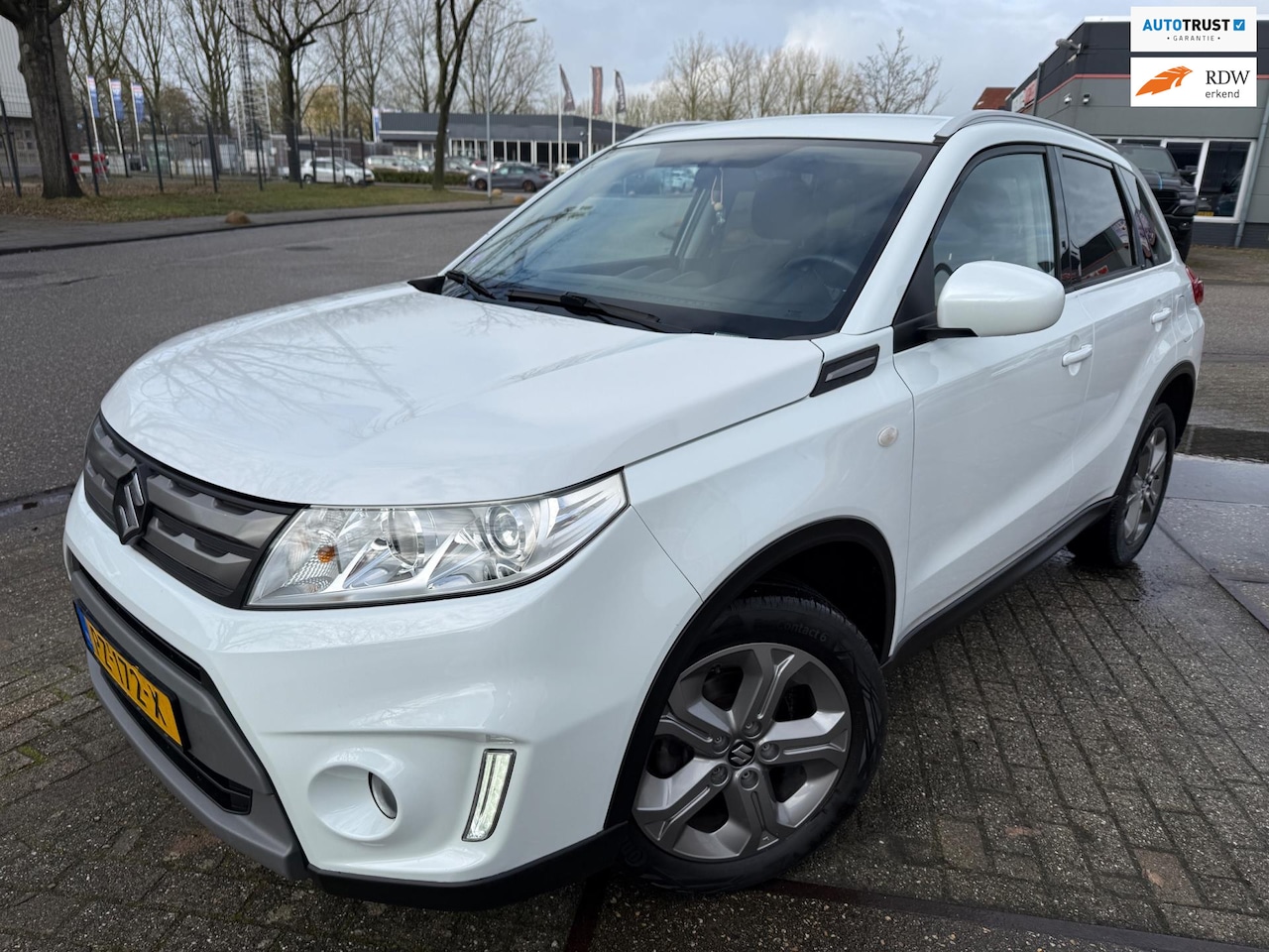 Suzuki Vitara - 1.6 16V 2017 Exclusive AIRCO CARPLAY NAVI PARELMOER - AutoWereld.nl