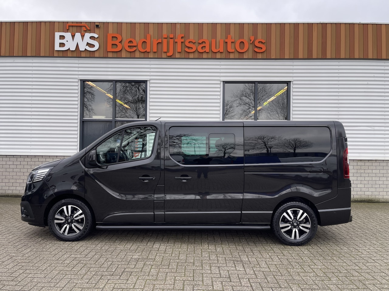 Renault Trafic - 2.0 Blue dCi automaat 170pk T29 L2H1 Extra DC 5 persoons / euro 6 / bpm vrij / Limited nr - AutoWereld.nl