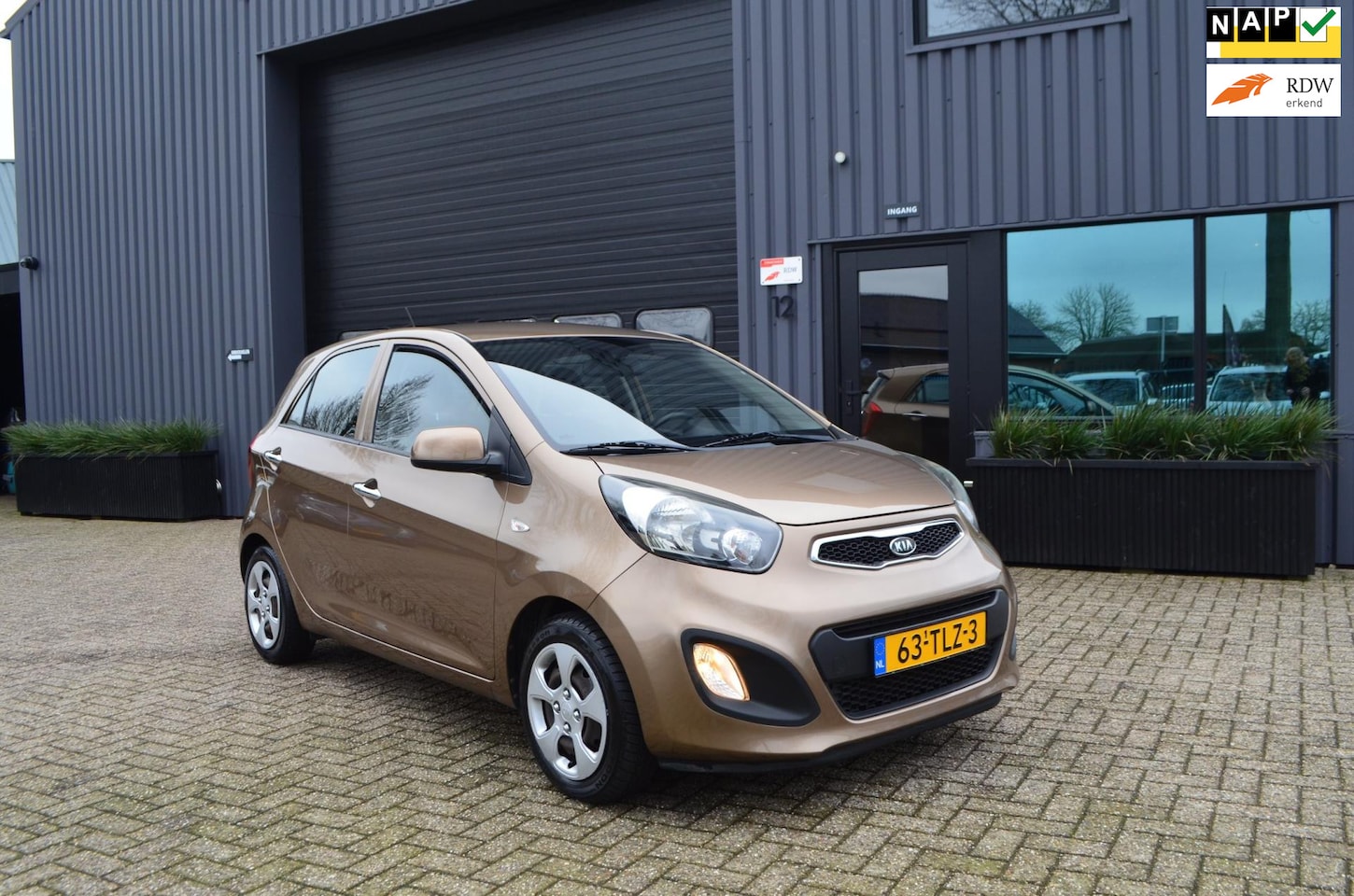 Kia Picanto - 1.0 CVVT Super Pack | Keyless | Clima control | Dealer onderhouden - AutoWereld.nl