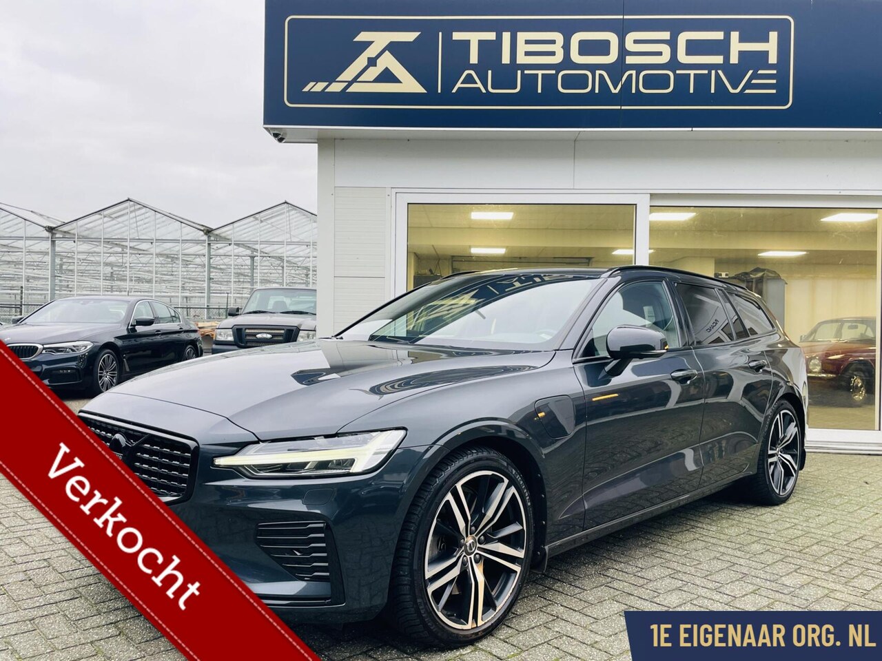 Volvo V60 - T8 AWD R-Design PANORAMA MASSAGE 360 GR HEAD-UP - AutoWereld.nl