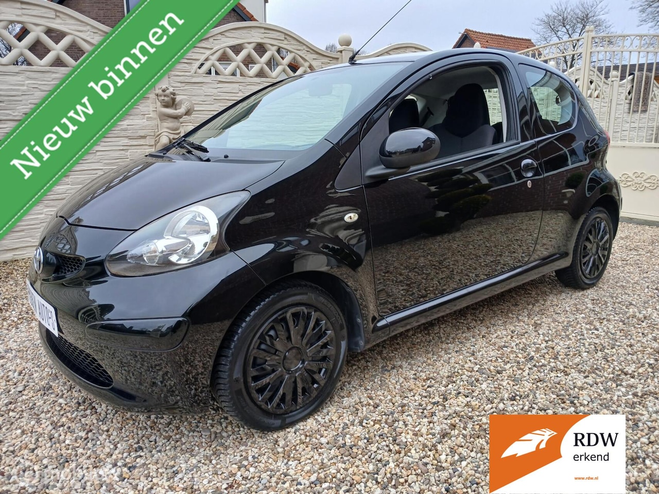 Toyota Aygo - black edition airco - AutoWereld.nl