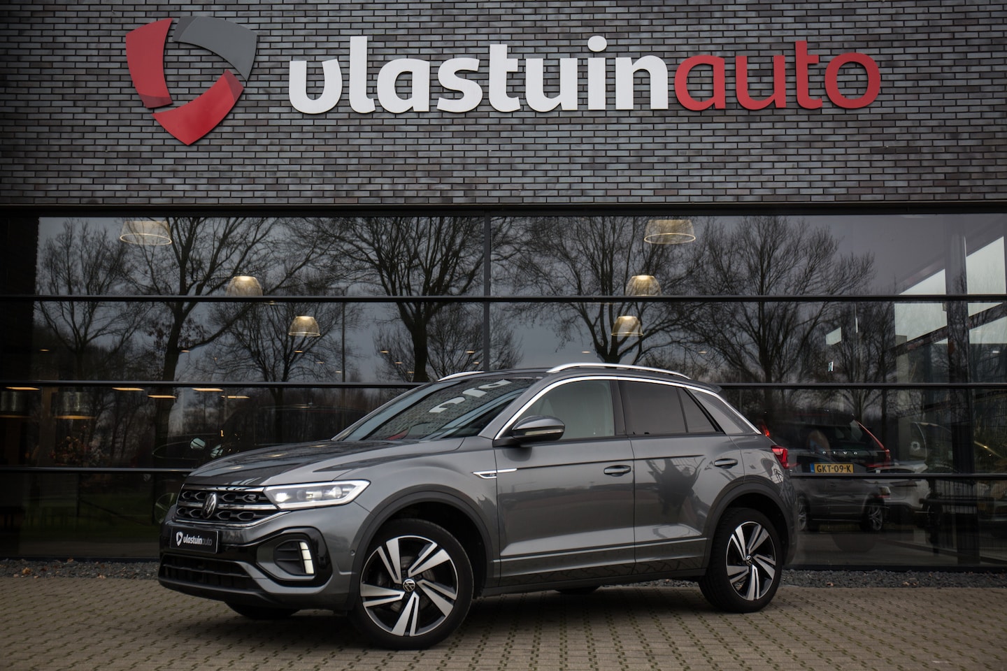 Volkswagen T-Roc - 1.5 TSI R-Line 1.5 TSI R-Line , Adaptive cruise, Trekhaak, Apple Carplay - AutoWereld.nl