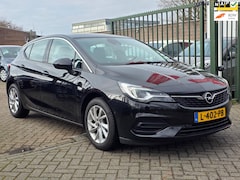 Opel Astra - 1.2 Elegance 2e eigenaar dealer onderhouden navigatie achteruit camera parkeer sensor crui