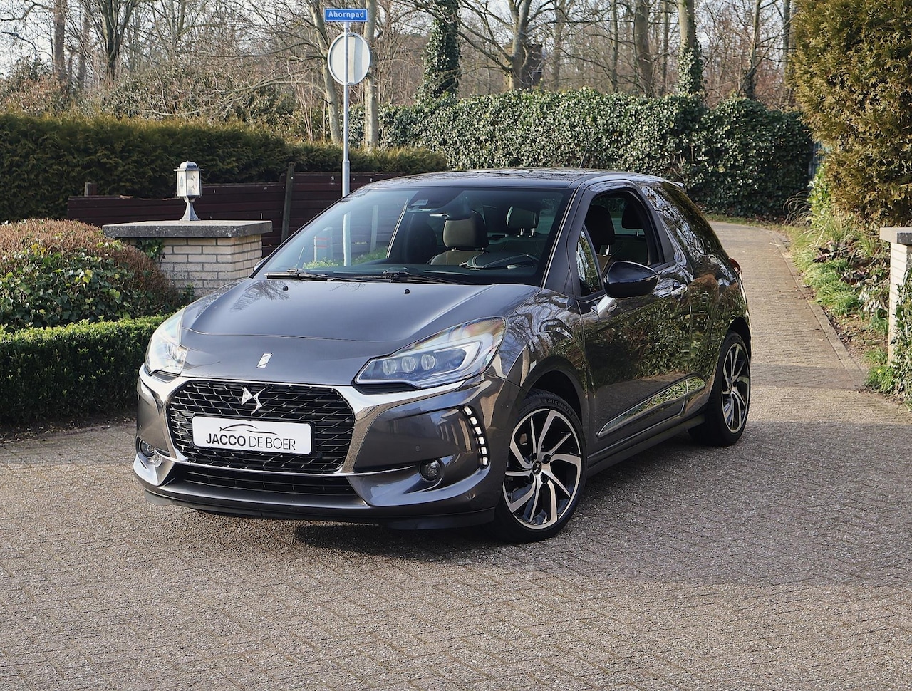 DS 3 - 1.2 110pk Automaat Navi/AppleCarplay/Trekhaak/Hifi - AutoWereld.nl
