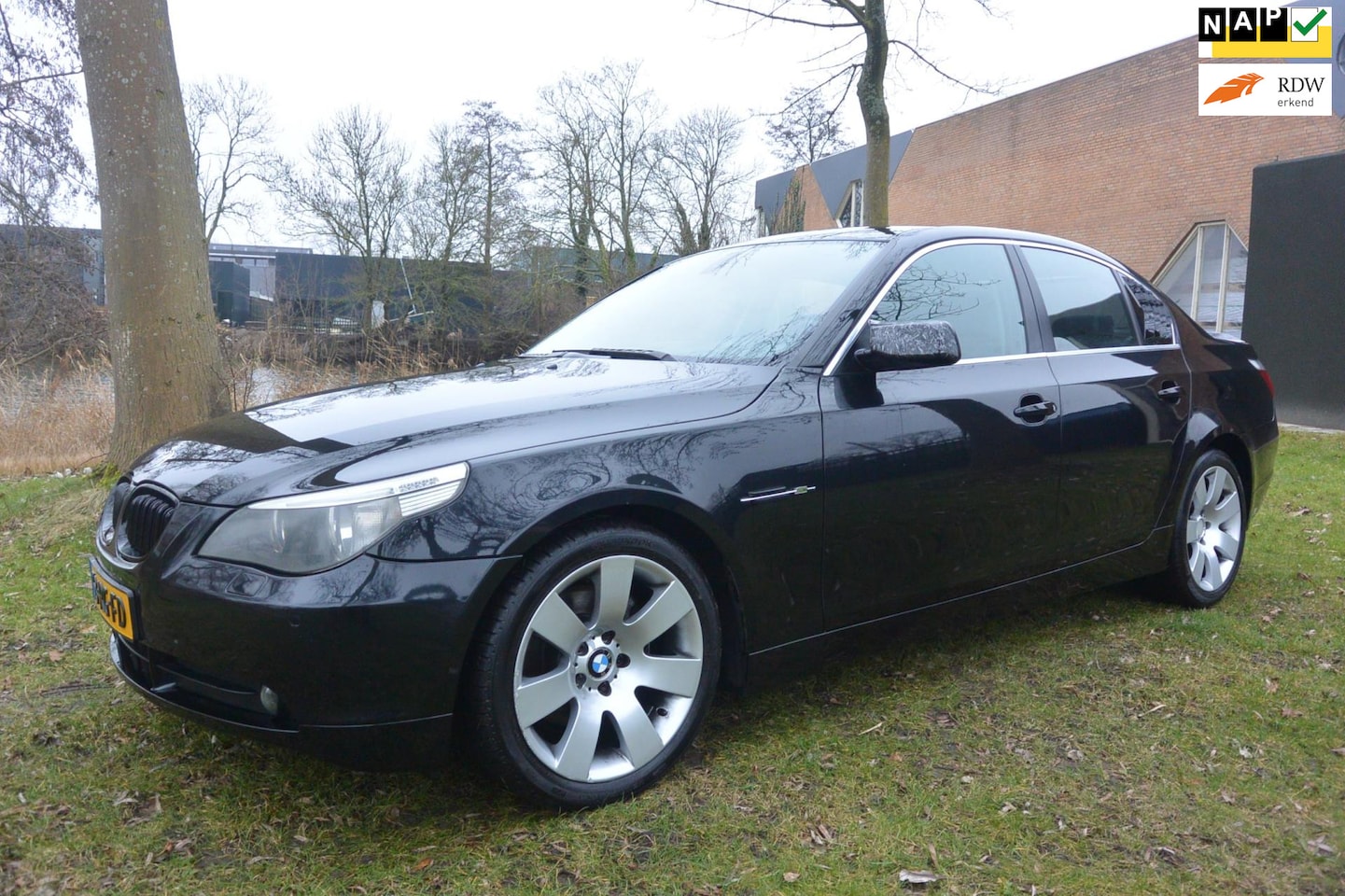 BMW 5-serie - 520i Executive*automaat*Airco*cruise*navigatie*NLauto - AutoWereld.nl