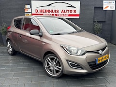 Hyundai i20 - 1.2i i-Drive *APK NIEUW*17 INCH VELGEN