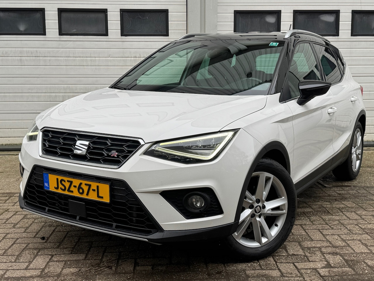SEAT Arona - 1.0 TSI FR Led/Acc/Carplay/Aut/Startstop/Navi/Sfeerverlichting/Front Assist/Select modus - AutoWereld.nl