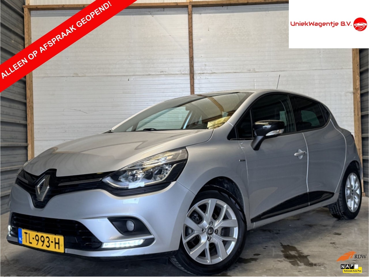 Renault Clio - 0.9 TCE LIMITED | NL-AUTO! | 1E EIGENAAR! - AutoWereld.nl