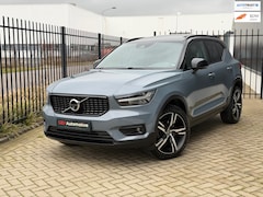 Volvo XC40 - 1.5 T3 R-Design Panorama Camera Line-assist ACC Carplay