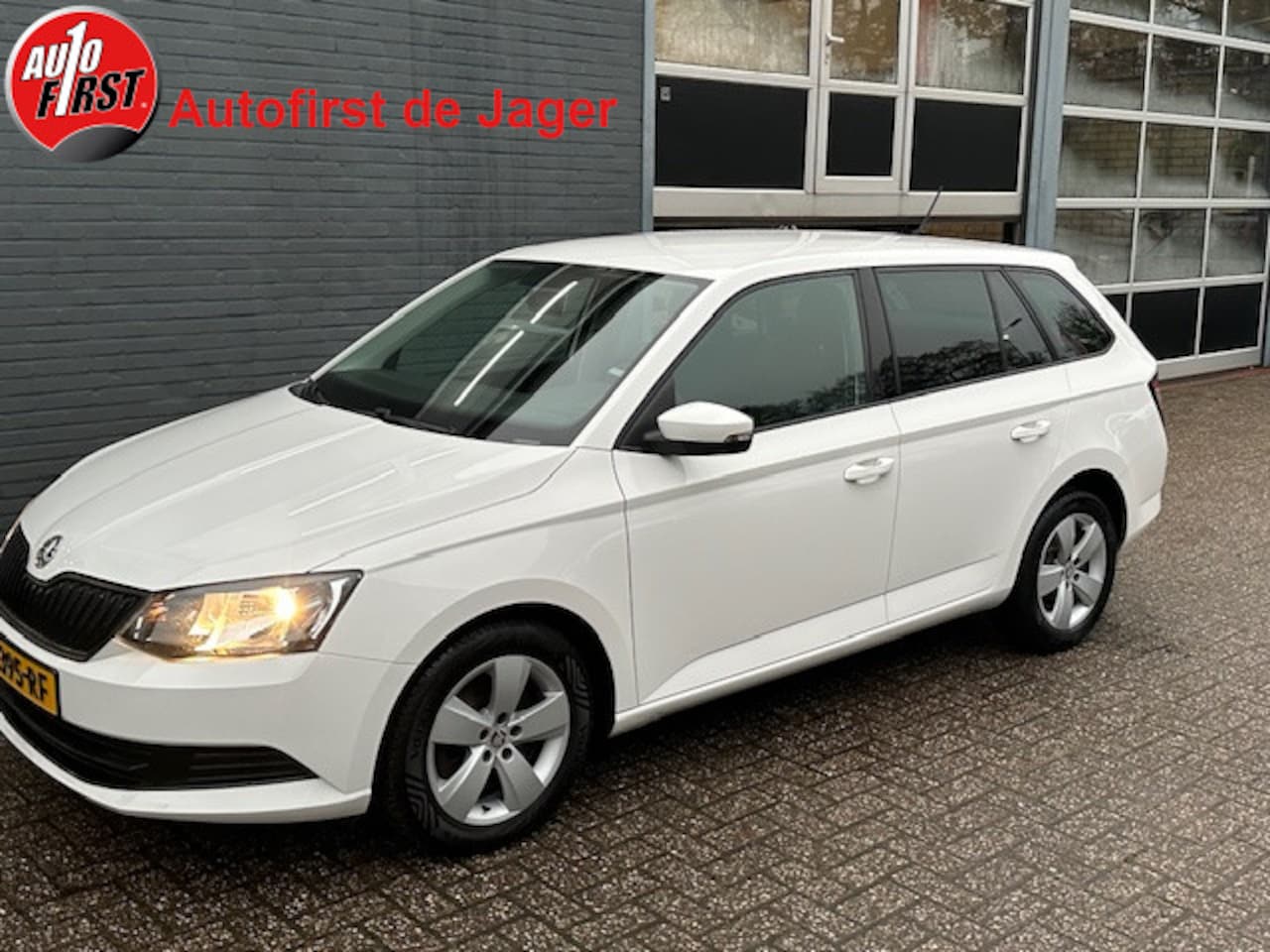 Skoda Fabia Combi - 1.2 TSI Edition Automaat - AutoWereld.nl