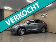 Volkswagen Tiguan - 1.4 TSI ACT Comfortline * Automaat / Panoramadak / Carplay / Trekhaak / NL Auto