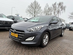 Hyundai i30 - 1.6 GDi GO 2016 Navigatie | Camera | Trekhaak
