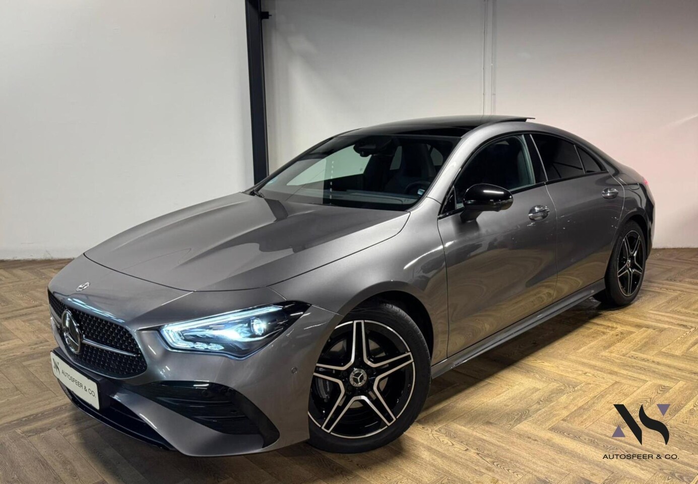 Mercedes-Benz CLA-Klasse - 180 AMG PANO 360' SFEER VOL! - AutoWereld.nl