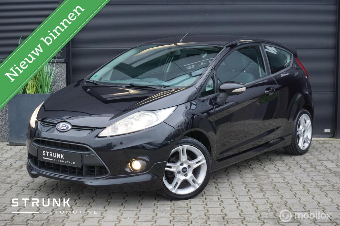 Ford Fiesta - 1.4 Sport ST-line Airco PDC Blutooth Centr Vergr - AutoWereld.nl