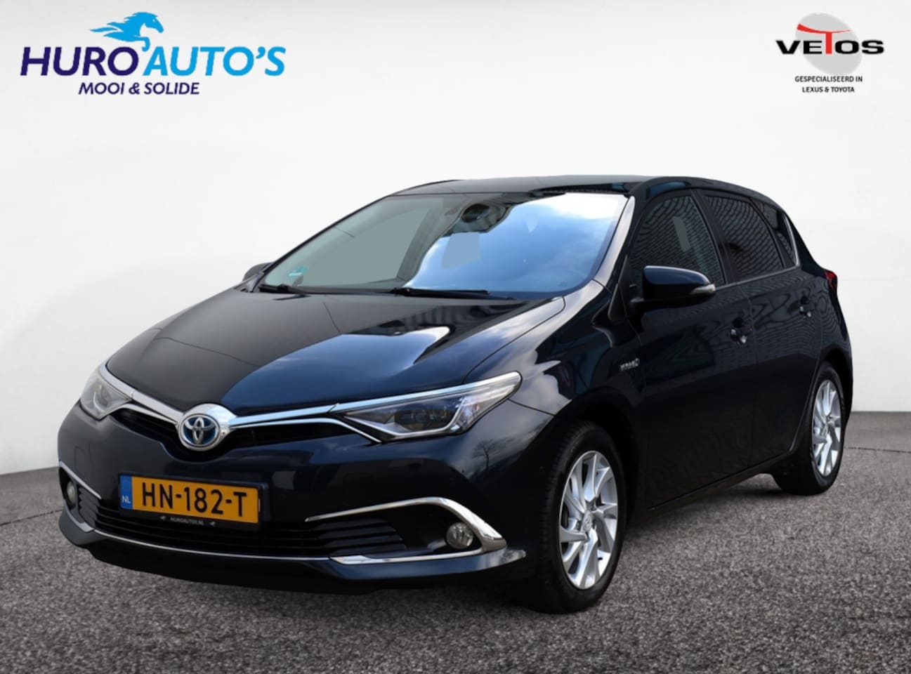 Toyota Auris - 1.8 Hybrid Executive | Panoramadak | Half leder | Full Led - AutoWereld.nl