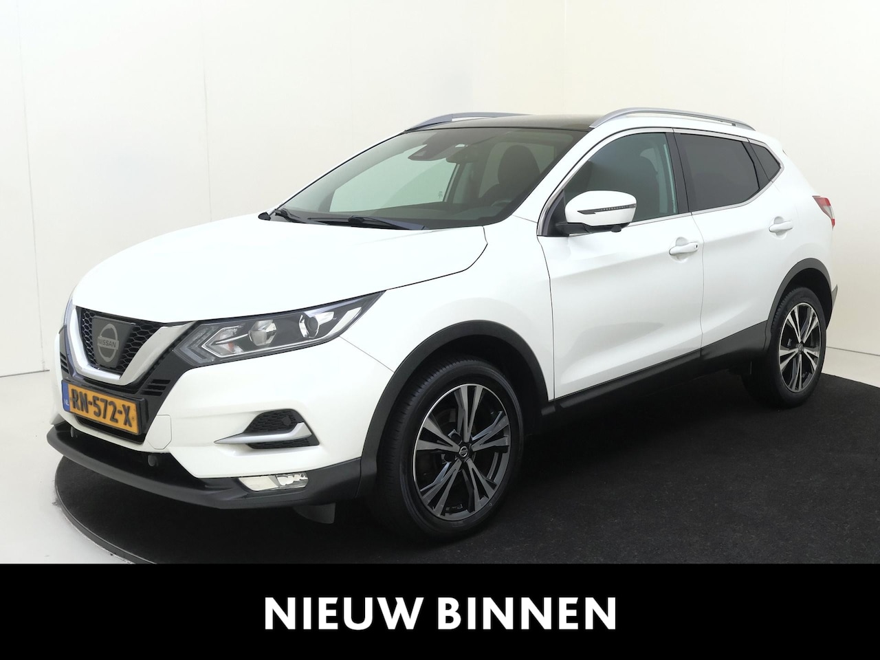 Nissan Qashqai - 1.2 N-Connecta NAVIGATIE | GLAZEN DAK | 360 CAMERA - AutoWereld.nl