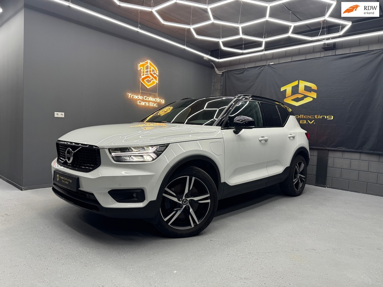 Volvo XC40 - 1.5 T4 Recharge R-Design 1.5 T4 Recharge R-Design - AutoWereld.nl