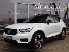 Volvo XC40 - 1.5 T4 211PK RECHARGE R-DESIGN Panodak | Leer | Wit Metallic | Camera | Keyless | Adapt.Cr