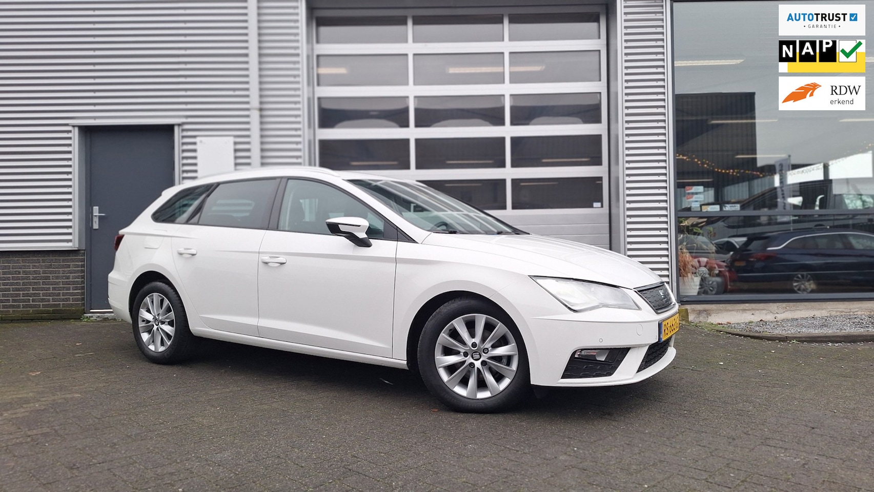 SEAT Leon ST - 1.0 EcoTSI Style Business Intense/Navigatie/Pdc V/A/Lm Velgen/50 Dkm - AutoWereld.nl