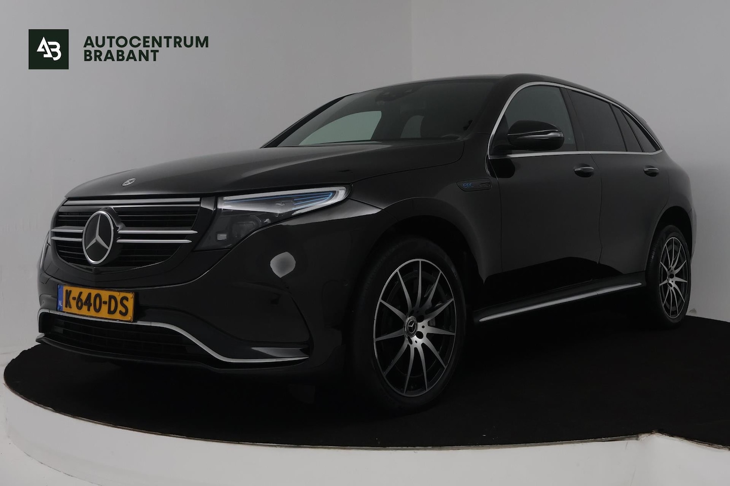 Mercedes-Benz EQC - 400 4MATIC Business Solution AMG 80 kWh (SFEERVERLICHTING, STOELVERWARMING, ACHTERUITRIJCA - AutoWereld.nl