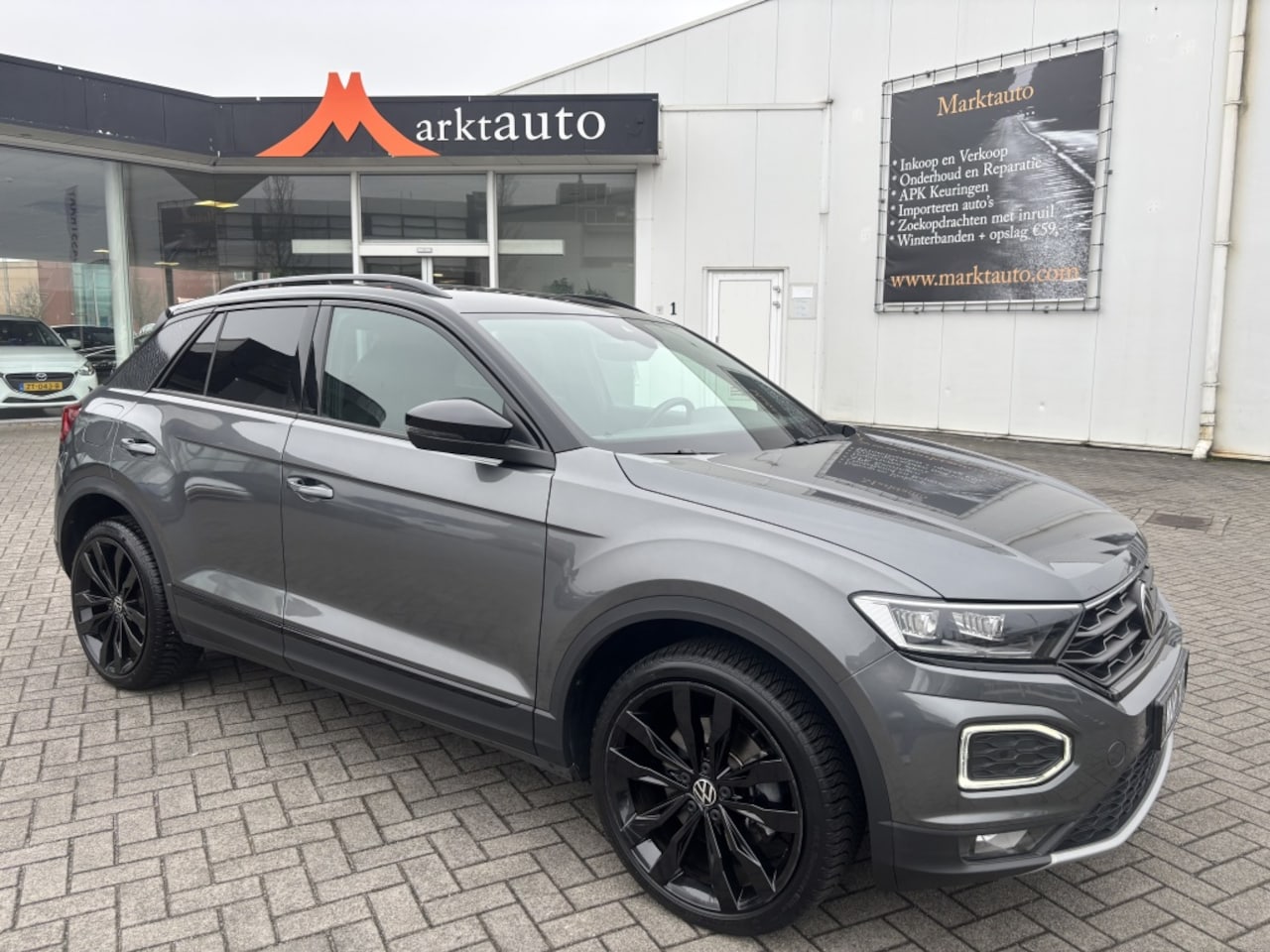 Volkswagen T-Roc - Sport R-Line Black Style Carplay Cruise Stoelverwarming - AutoWereld.nl