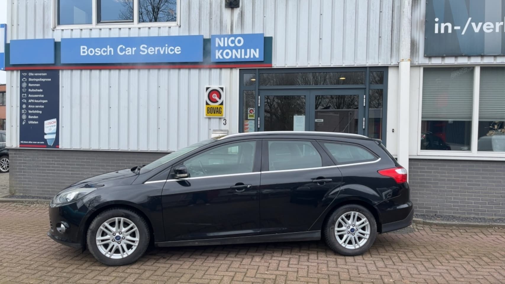 Ford Focus Wagon - 1.0 EcoB. Titanium - AutoWereld.nl