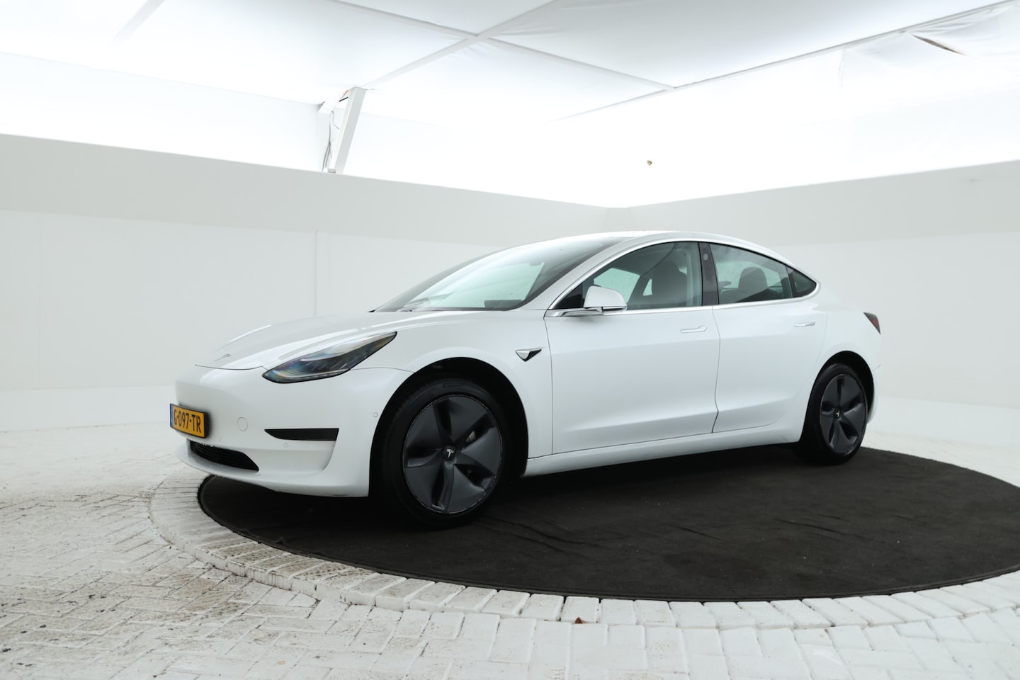 Tesla Model 3 - Standard RWD Plus 60 kWh - AutoWereld.nl