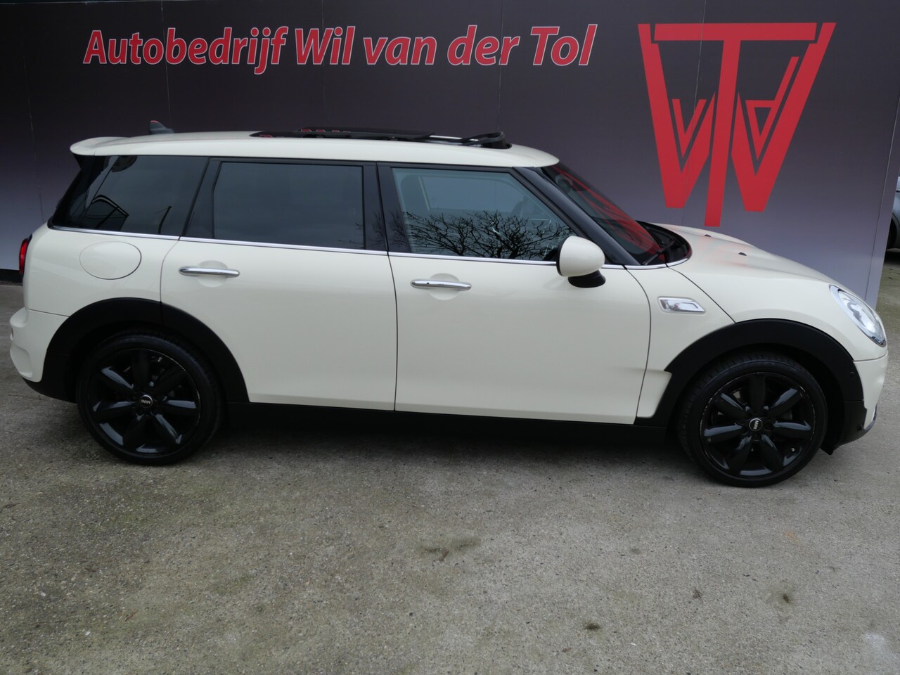 MINI Clubman - 2.0 COOPER S CHILI | AUTOMAAT | PANO | H/K | LED | CARPLAY | NL-AUTO!! - AutoWereld.nl