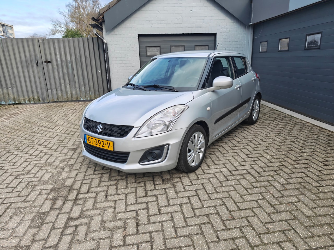 Suzuki Swift - 1.2 Comfort EASSS 1.2 Comfort EASSS,Stoelverwarming,Airco,Elektriche ramen,Isofix,Lichtmetalen velgen - AutoWereld.nl
