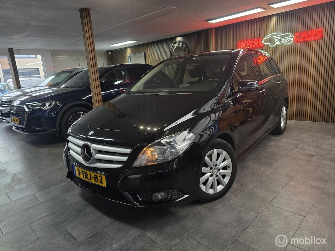 Mercedes-Benz B-klasse - 180 Prestige/ Automaat/ Navigatie - AutoWereld.nl