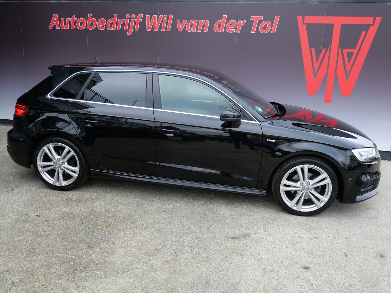 Audi A3 Sportback - 35 TFSI S-LINE | AUTOMAAT | VIRTUAL | A.C.C | CARPLAY | ALL-SEASON!! - AutoWereld.nl