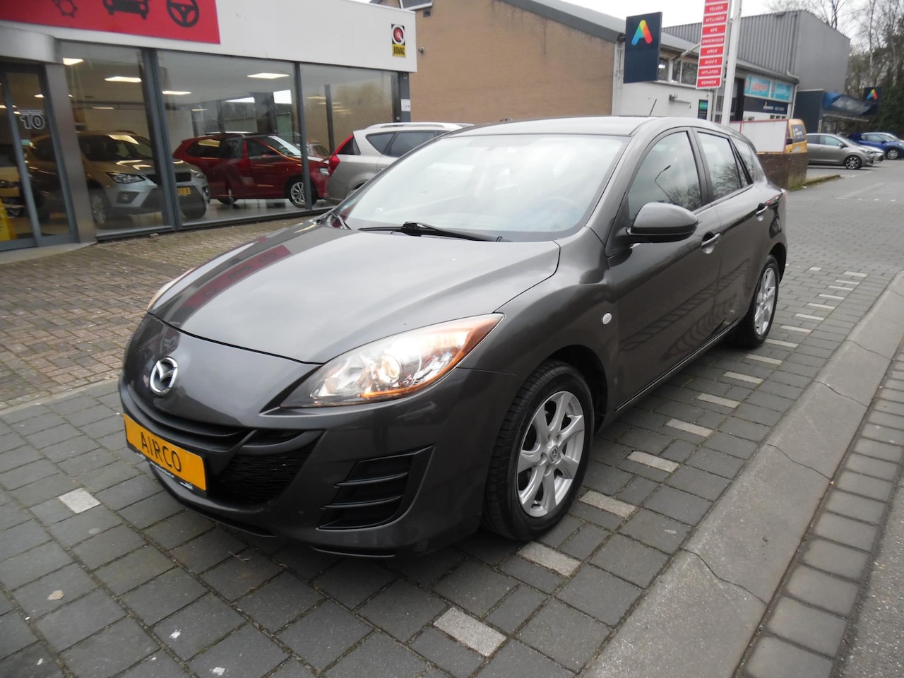 Mazda 3 - 1.6 Business 5 deurs, airco, sportvelgen , elektrische ramen , enz - AutoWereld.nl