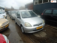 Toyota Yaris - 1.3-16V VVT-i Luna st bekr cv nap apk