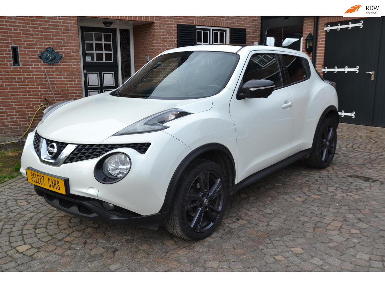 Nissan Juke - 1.2 DIG-T S/S Connect Edition - Airco - navigatie+360''camara - Panoramadak - Lm.Velgen - - AutoWereld.nl