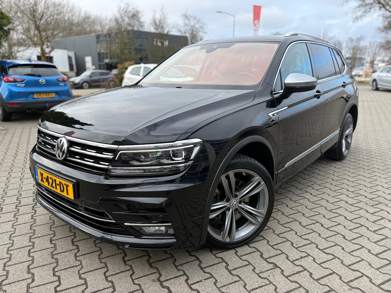 Volkswagen Tiguan Allspace - 2.0 TSI 4Motion Highline Business R 7p. 190PK Automaat (BOVAG/RIJKLAARPRIJS) - AutoWereld.nl
