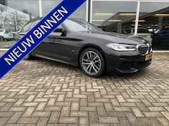 BMW 5-serie Touring - 530e xDrive Business Edition Plus M-Pakket / Leer / Hud / Clima / Sportstoelen / Carplay