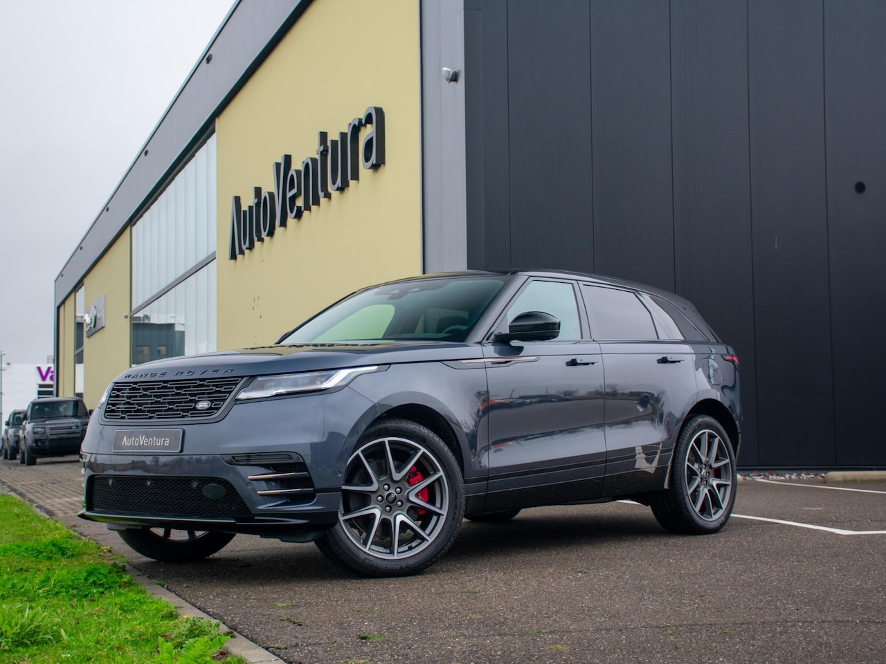 Land Rover Range Rover Velar - 2.0 P400e R-Dynamic HSE | Schuif-/kantel Pano | 360 camera | Stoelkoeling | Massage | Head - AutoWereld.nl