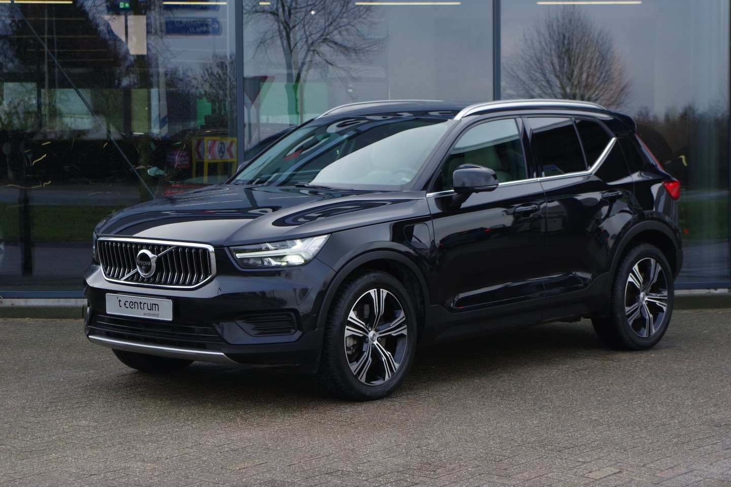 Volvo XC40 - 1.5 T4 211 PK Recharge Inscription PHEV, Leder, Winterpakket, H/K Sound, Camera - AutoWereld.nl