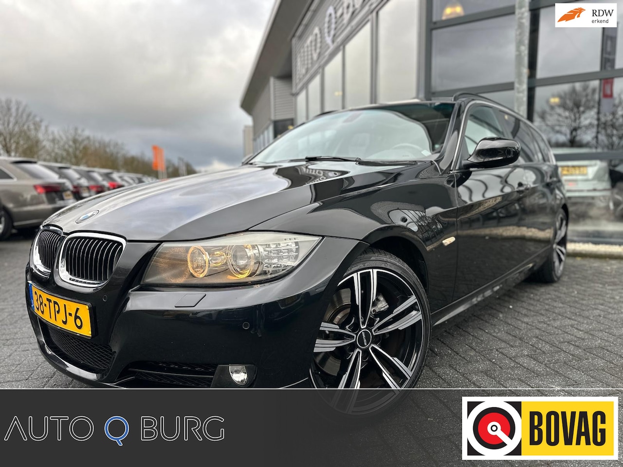 BMW 3-serie Touring - 325xi Business Line M Sport | Automaat | Panorama | Elek trekhaak | Standkachel | Memory | - AutoWereld.nl