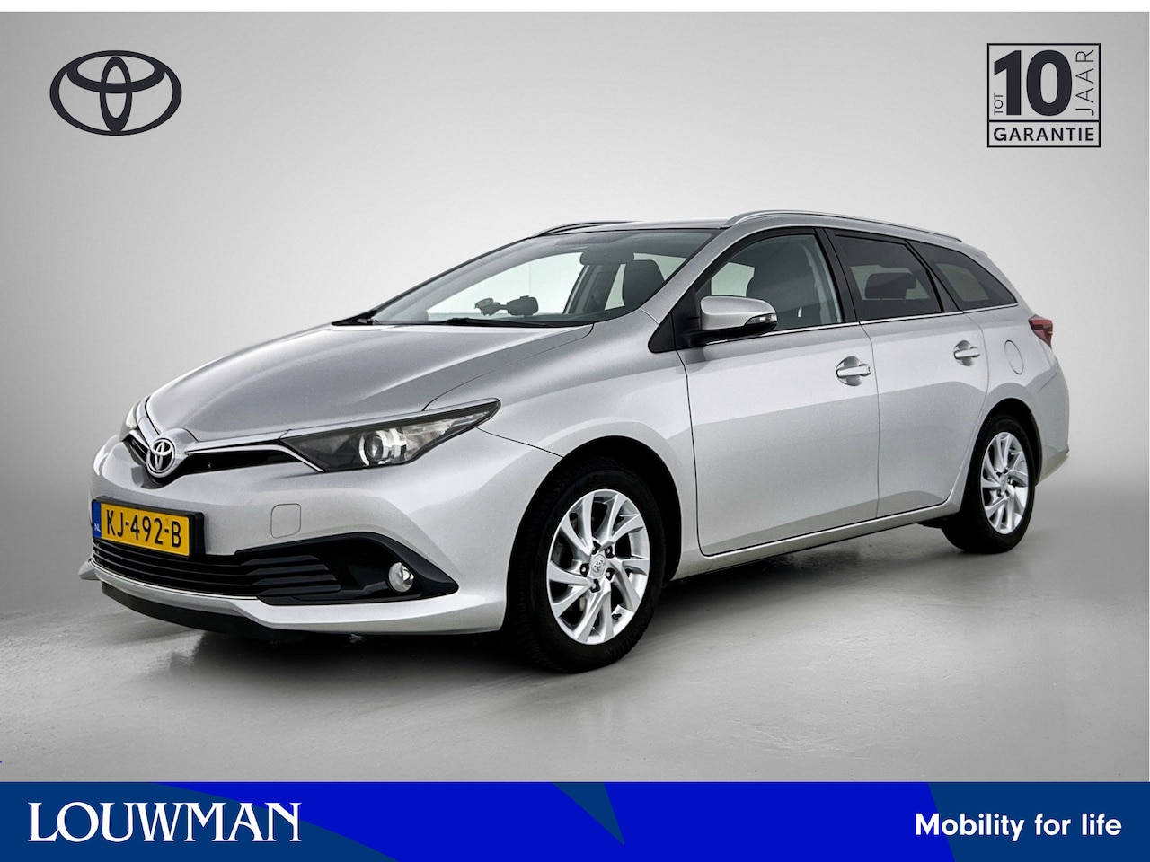 Toyota Auris Touring Sports - 1.2T Trend | Navigatie | Pano | Trekhaak 1300 KG | Climate Control | - AutoWereld.nl