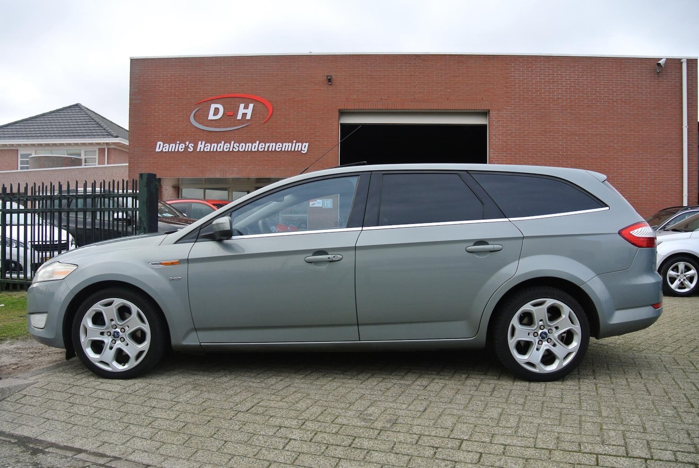 Ford Mondeo Wagon - 2.5-20V Ghia airco apk 04-10-2026 inruil mogelijk - AutoWereld.nl