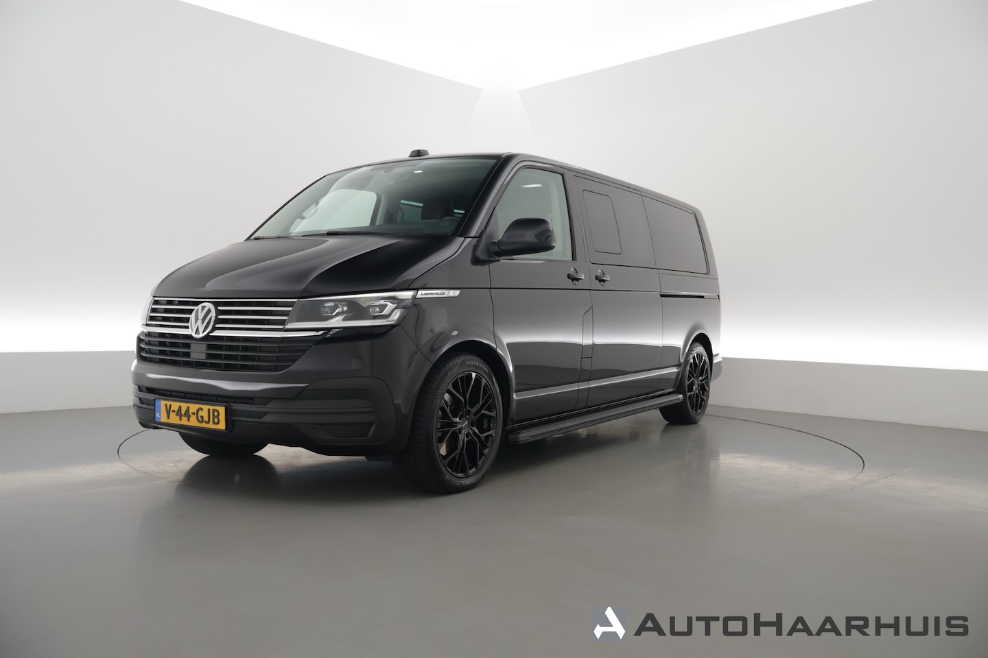 Volkswagen Transporter - 2.0 TDI L2H1 32 DC Comfortline | Trekhaak | Adapt. Cruise | Camera | Apple CarPlay & Andro - AutoWereld.nl