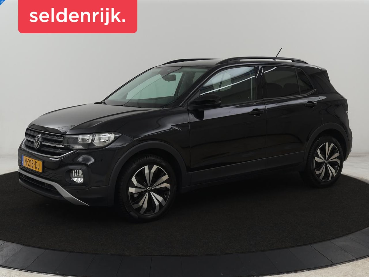 Volkswagen T-Cross - 1.0 TSI Life | Automaat | Stoelverwarming | Camera | Adaptive cruise | Carplay | 17'' | Sp - AutoWereld.nl