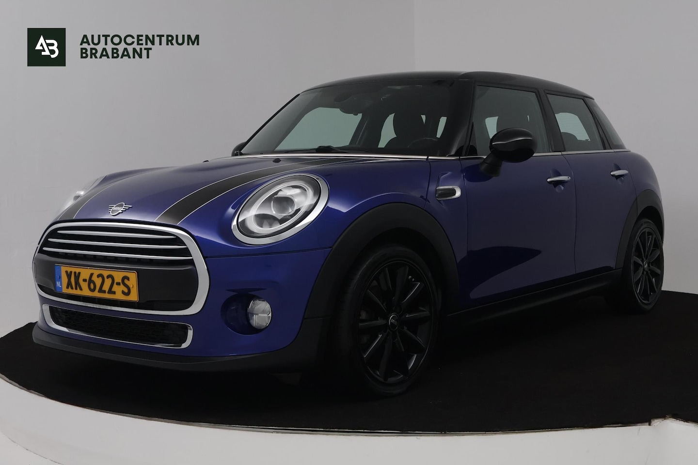 MINI Cooper - Mini 1.5 Pepper (STOELVERWARMING, SFEERVERLICHTING, HEAD-UP, AUTOMAAT, PARKEERSENSOREN) - AutoWereld.nl